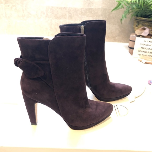 New Joan & David brown suede booties size 9 1/2 - Picture 1 of 7